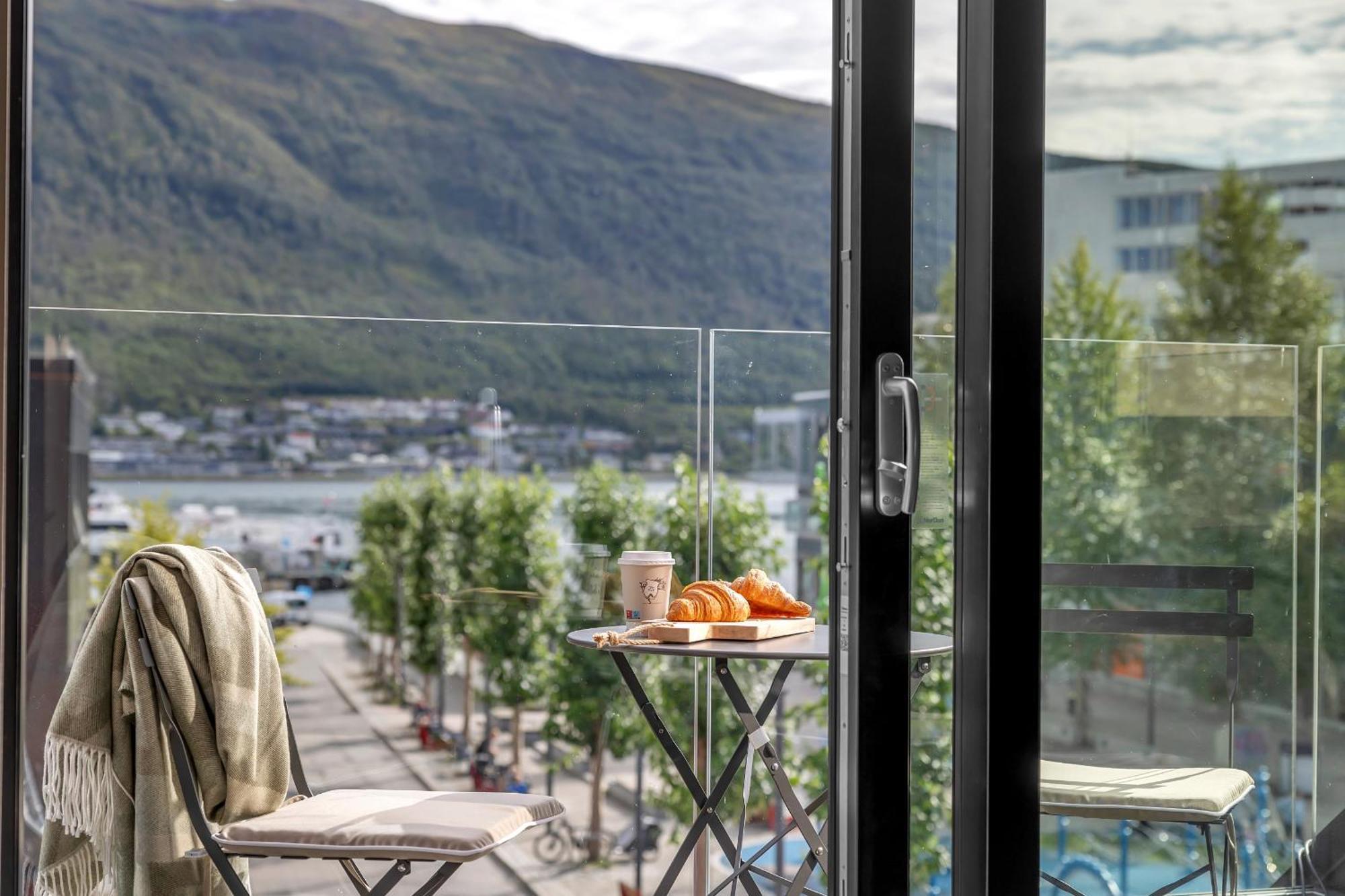 The Loft - Central Top Floor Apartment With 4 Bedrooms Tromsø Buitenkant foto