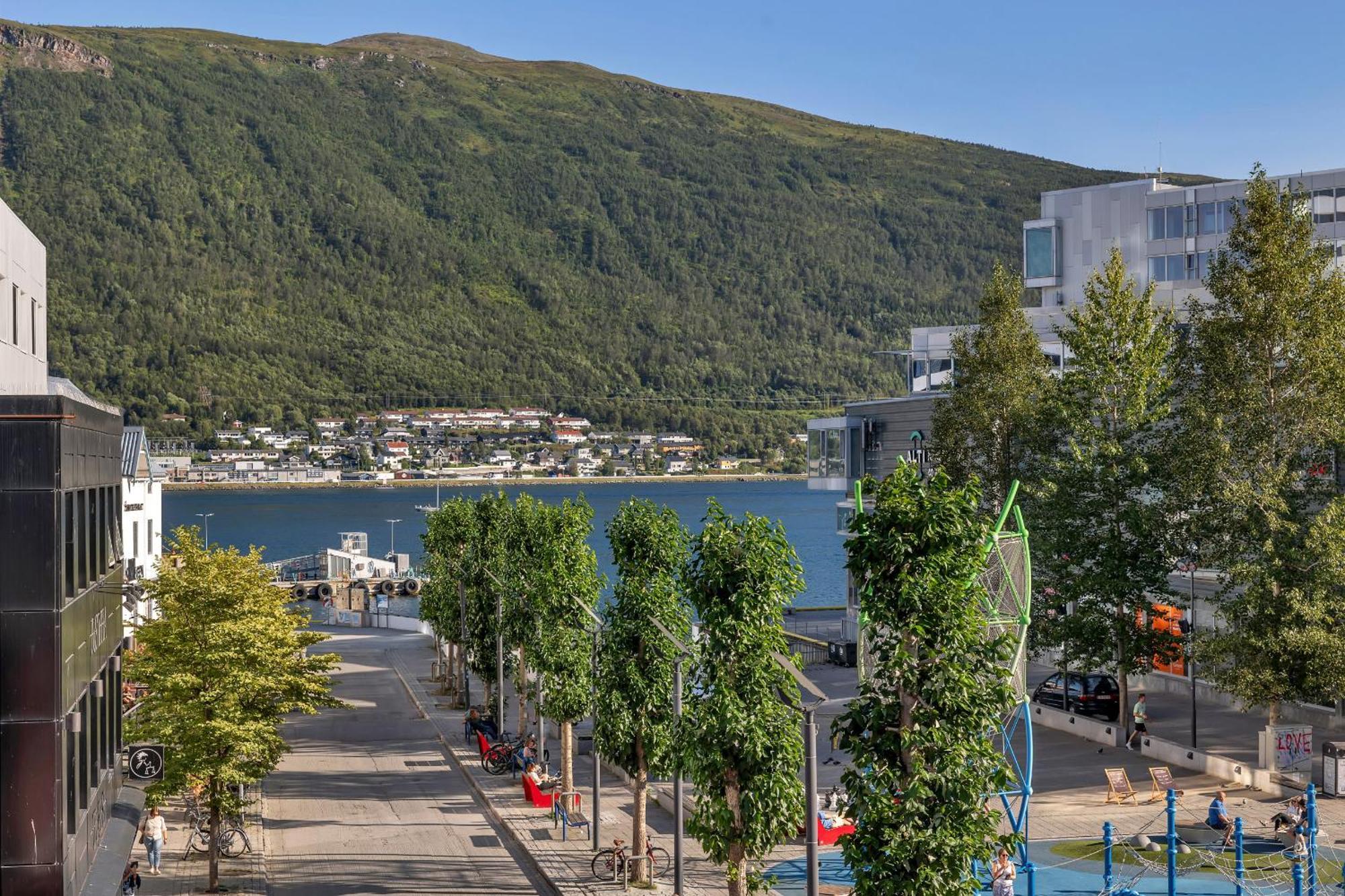 The Loft - Central Top Floor Apartment With 4 Bedrooms Tromsø Buitenkant foto